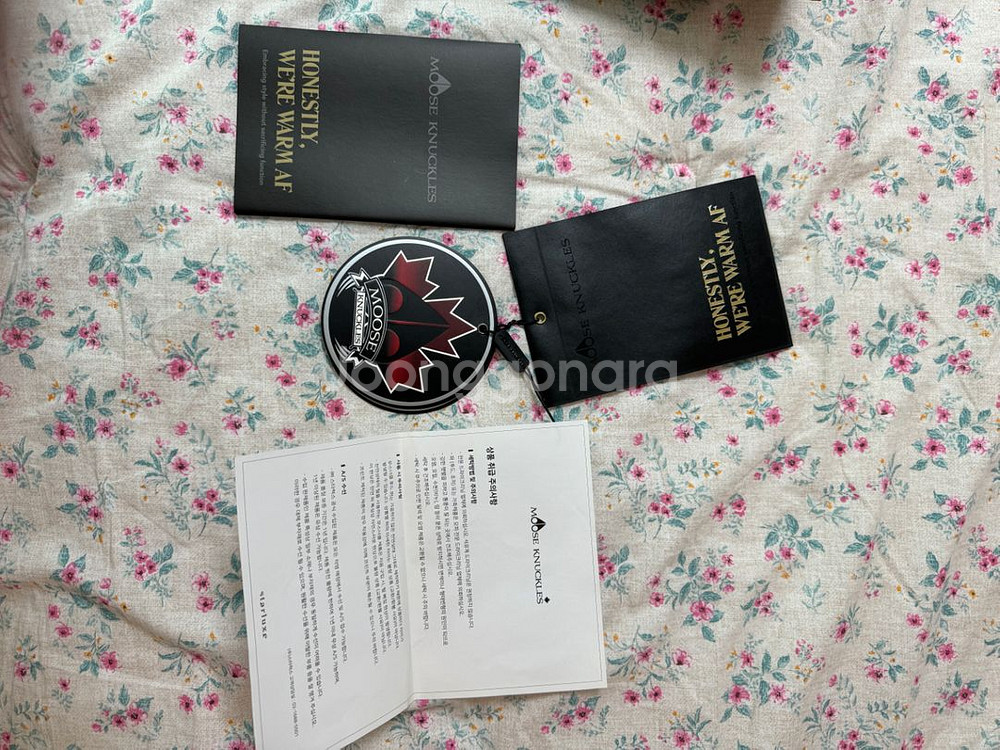 무스너클 발라스틱 봄버 패딩 판매합니다--5