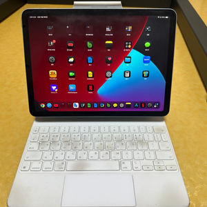 아이패드 에어4(25)+매직키보드(15)