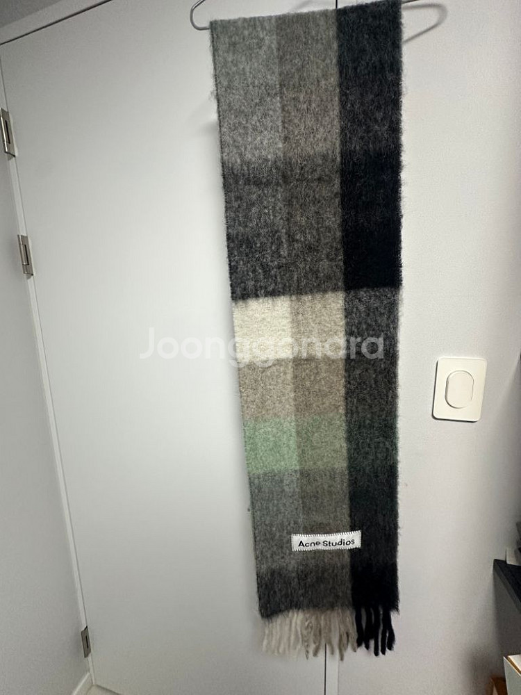 fw22 아크네 체크 검정 그린 모헤어 머플러(실착1회--1