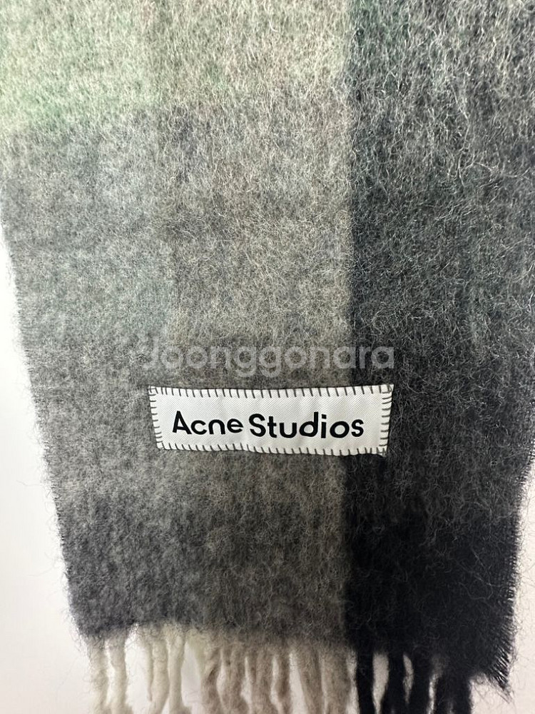 fw22 아크네 체크 검정 그린 모헤어 머플러(실착1회--2