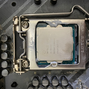 i5 9400f 램24기가 반본체