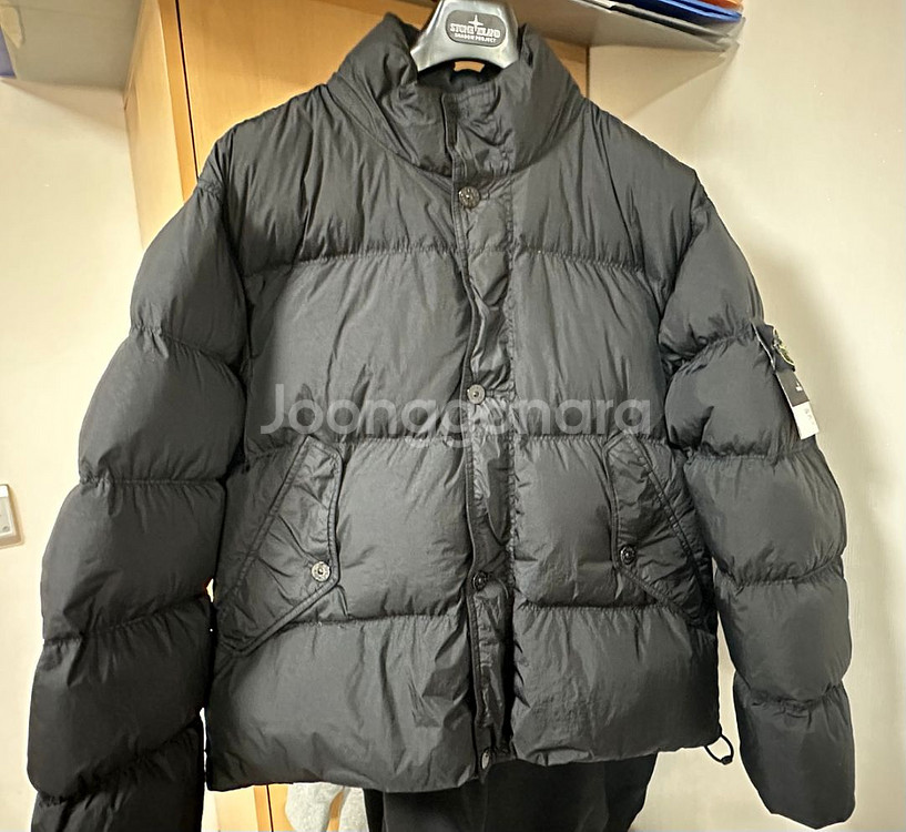 [블랙/L]스톤아일랜드 24fw 크링클랩스 논후드 패딩--2
