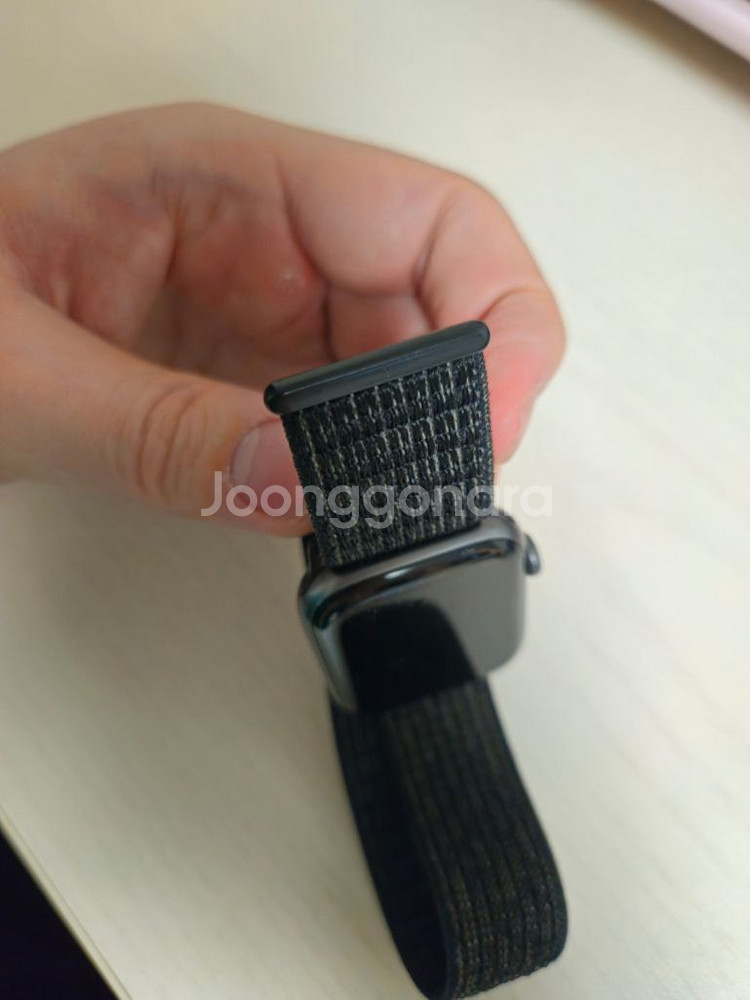 애플워치4 42mm 나이키 스페이스 그레이--2