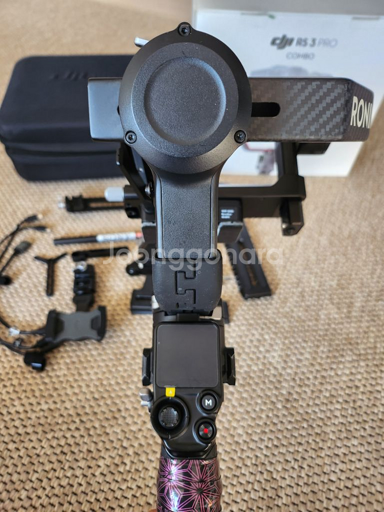 DJI RS3 PRO COMBO 팝니다--4