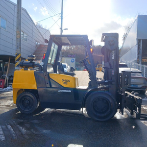 두산 4.5톤 3단 자동발 디젤 중고지게차 새타이어