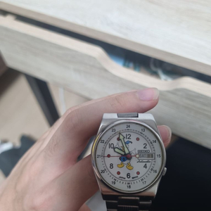 seiko 디즈니 시계 팝니다