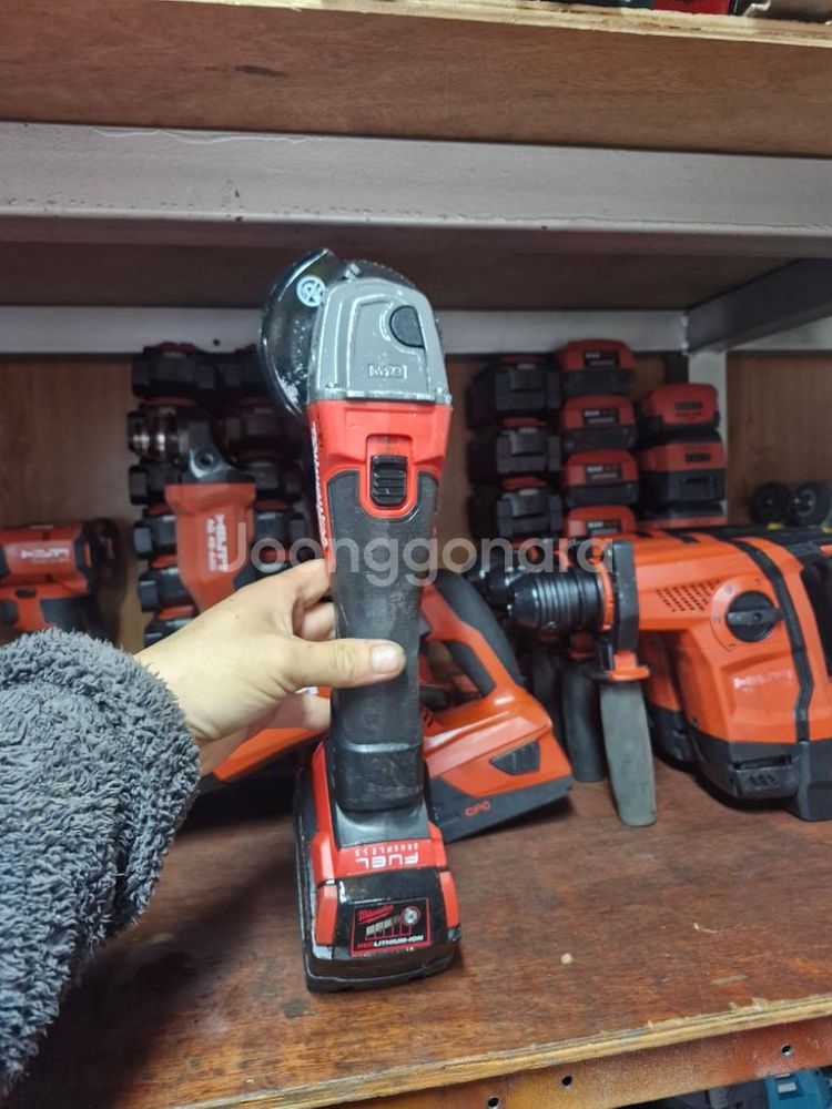 밀워키충전그라인더 M18 FSAG100.4인치 최상급.--8