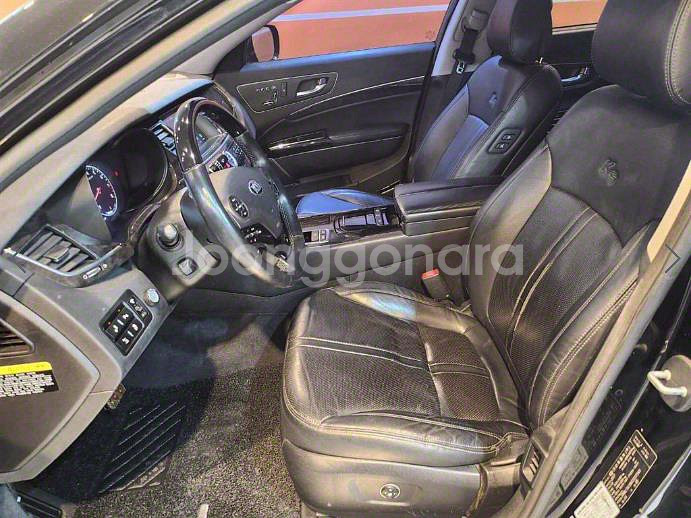 @17년식 더 뉴K9(KH) 3.8 GDI 이그제큐티--9