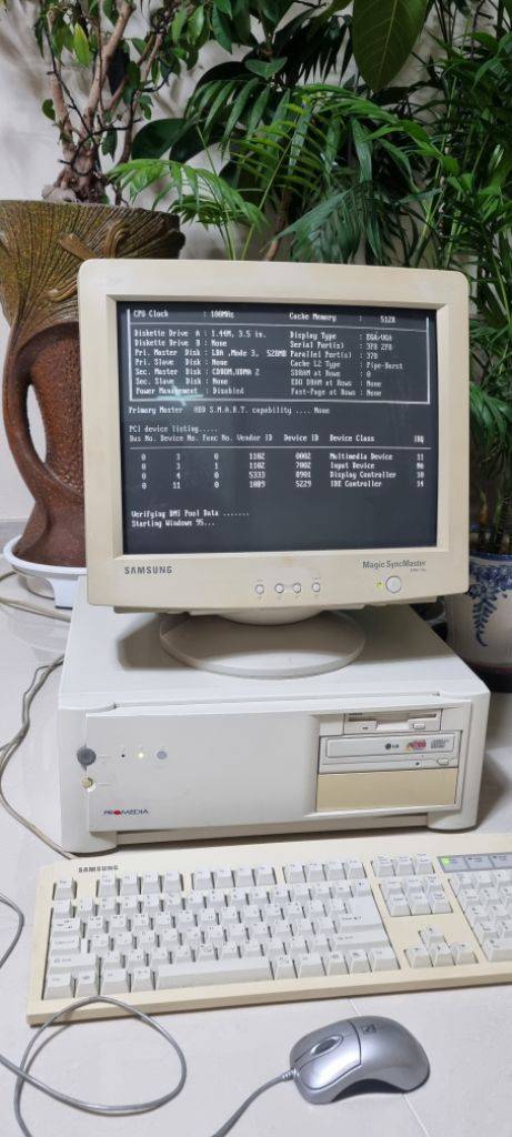 Promedia 데스크형 컴퓨터 586 옛날 컴퓨터 이미지