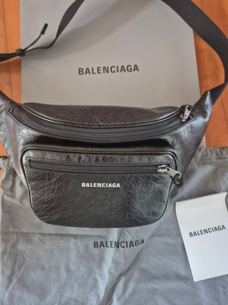 발렌시아가 익스플로러 벨트백 팝니다--4