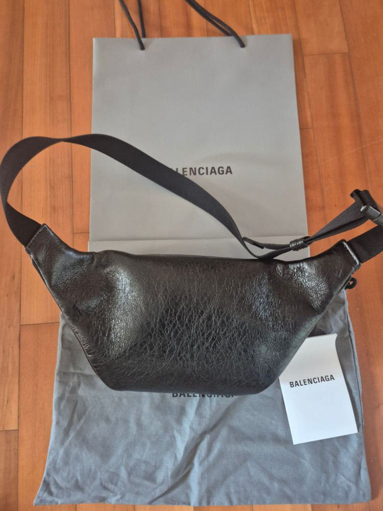 발렌시아가 익스플로러 벨트백 팝니다--8