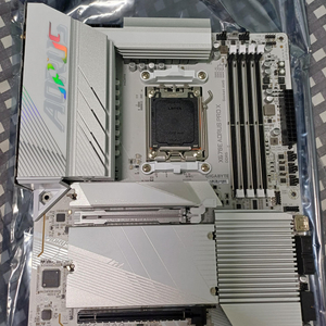 기가바이트 X670E Auros pro 중고 팝니다