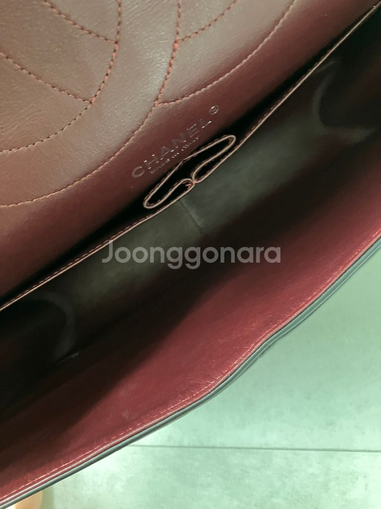 샤넬 빈티지 2.55 라지 블랙 은장 판매해요.--1