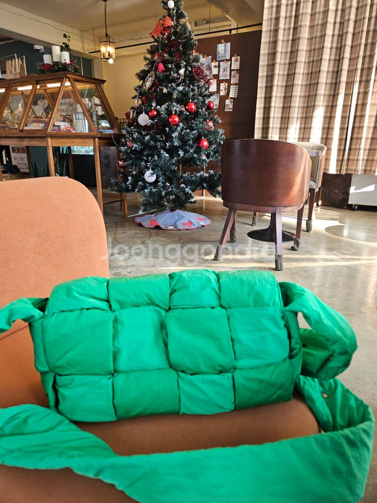 [가격내림] 보테가 베네타 패딩 테크 카세트백--1