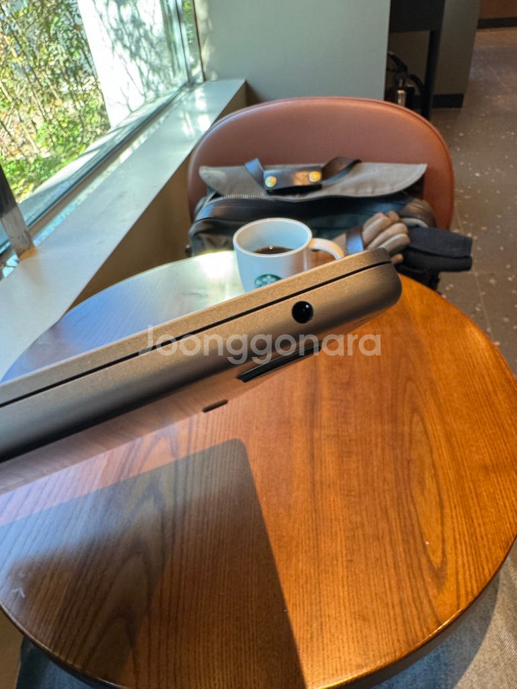 맥북에어 M2 13인치 기본형 배터리 100%--5