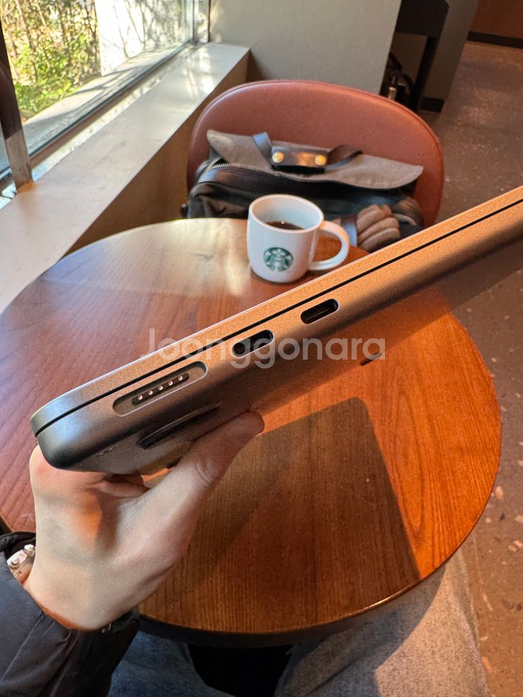 맥북에어 M2 13인치 기본형 배터리 100%--4