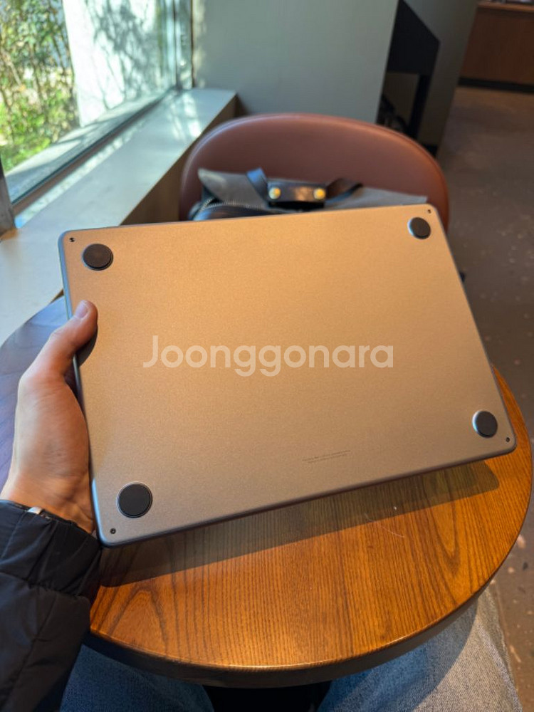 맥북에어 M2 13인치 기본형 배터리 100%--3