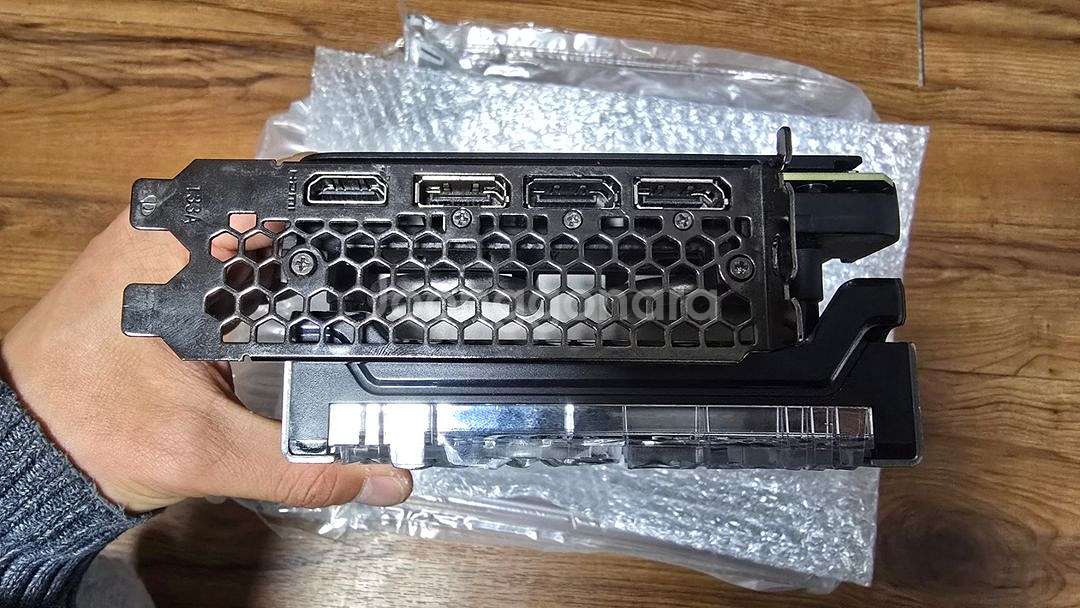 이엠텍 RTX3070 TURBO JET 8gb 하자품--2
