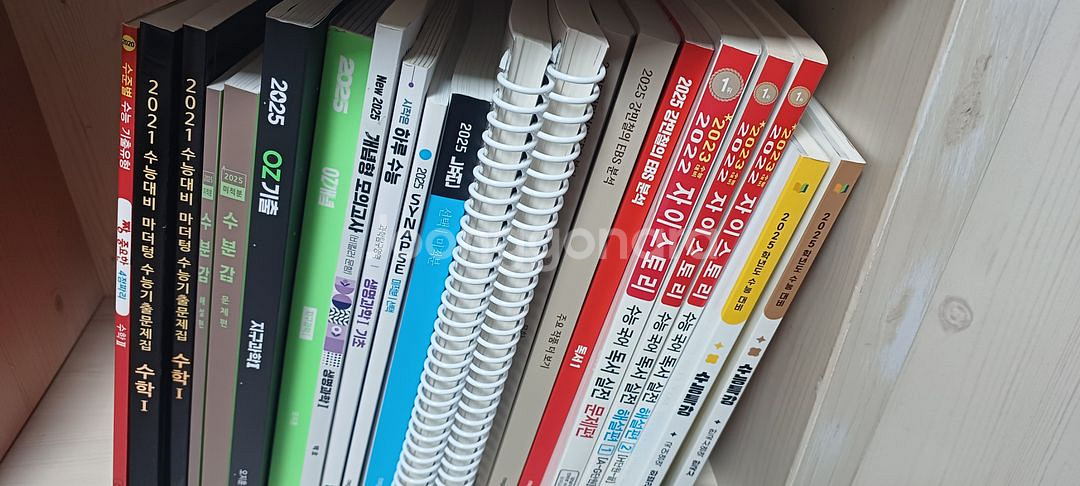 고등학생 고3. 수능문제집 판매합니다.--1