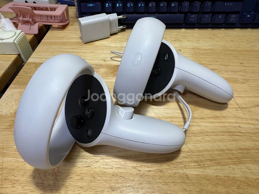 [급처]오큘러스 메타퀘스트2(64gb) 세트--2