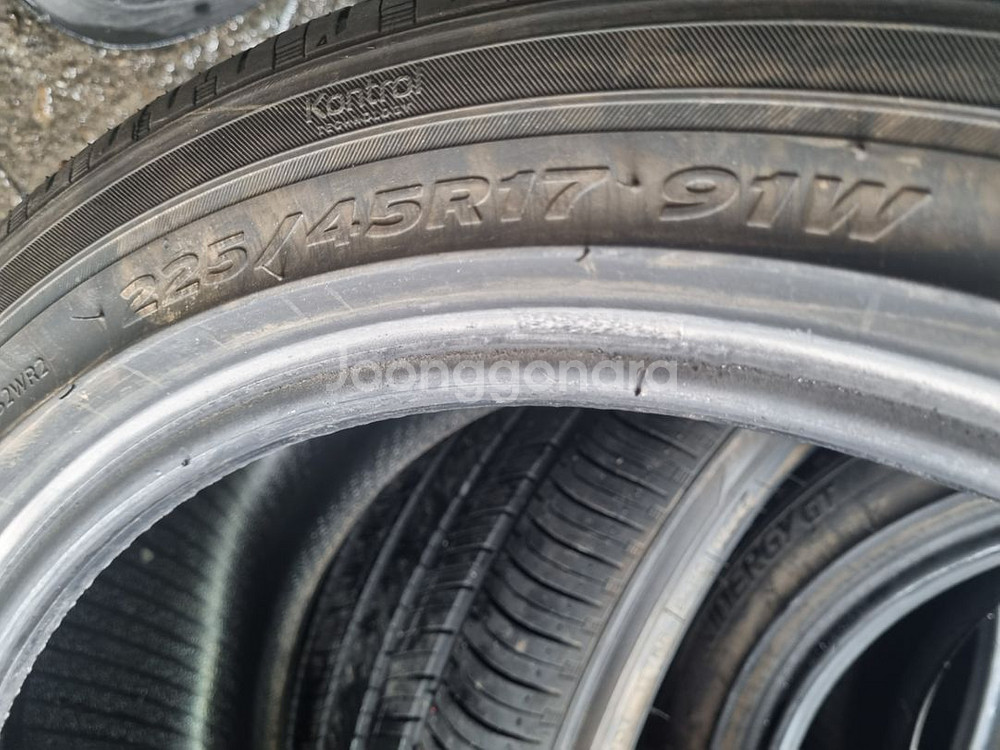 키너지GT 2254517 중고 타이어 팝니다--4