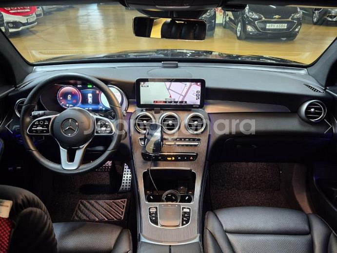 @21년식 GLC클래스 GLC 300e 4매틱 쿠페--9