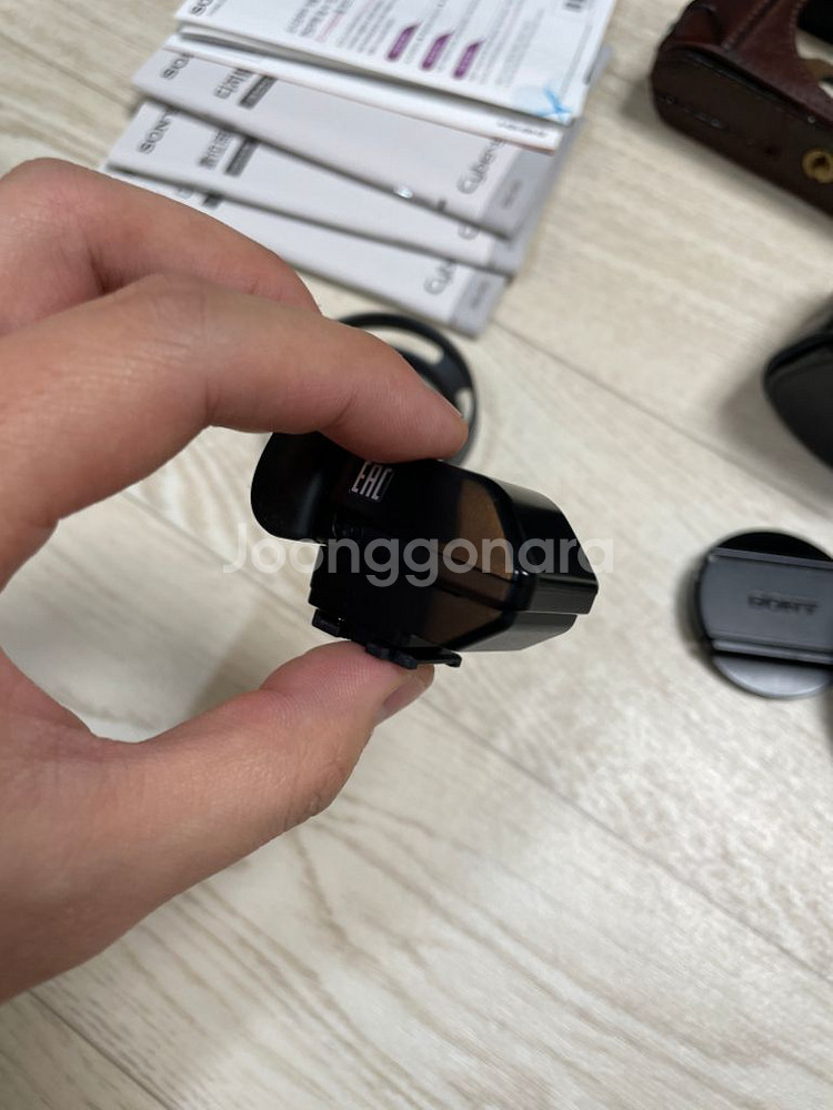 소니 RX1 + FDA-EV1MK 판매합니다--9