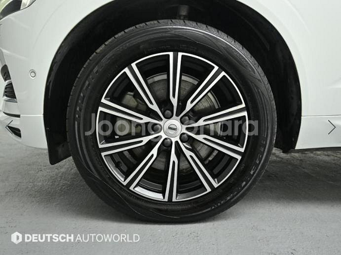 @21년식 XC60(2세대) T8 AWD 인스크립션--4