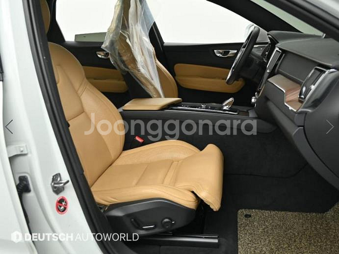 @21년식 XC60(2세대) T8 AWD 인스크립션--9