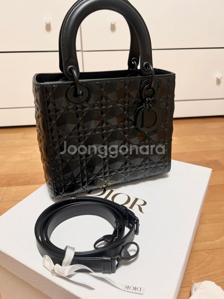 디올 레이디백 마이ABC디올 다이아퀄팅 매트블랙 미디움--5