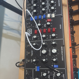 [Behringer Model D 아날로그 신디사이저