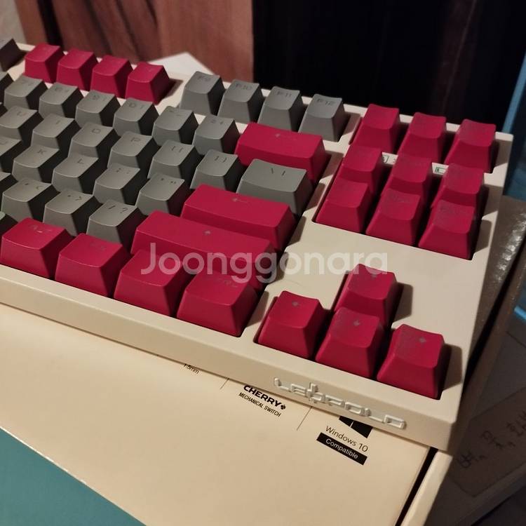 레오폴드 fc750r bt 커스텀키보드 체리갈축 땅딸기--2