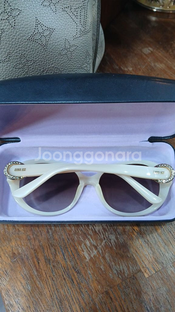 안나수이 선글래스--2