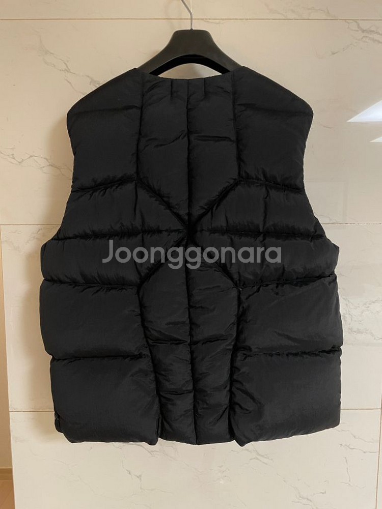 스톤아일랜드 나일론 메탈 조끼--1