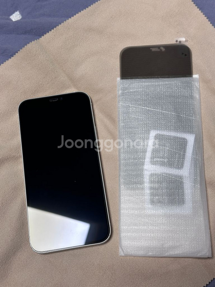 아이폰12 128GB 화이트--8