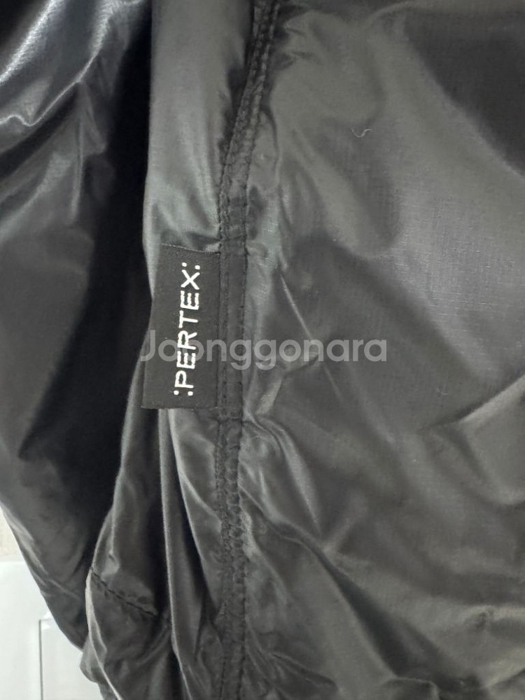 [급처] 스톤아일랜드 Q0425 PERTEX 경량 패딩--3