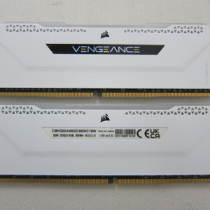 커세어 DDR4-3600 VENGEANCE 16Gx2