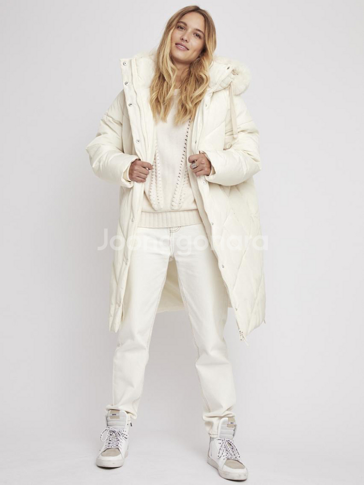 (새상품) 베르니스 크림색 롱패딩 1사이즈--1