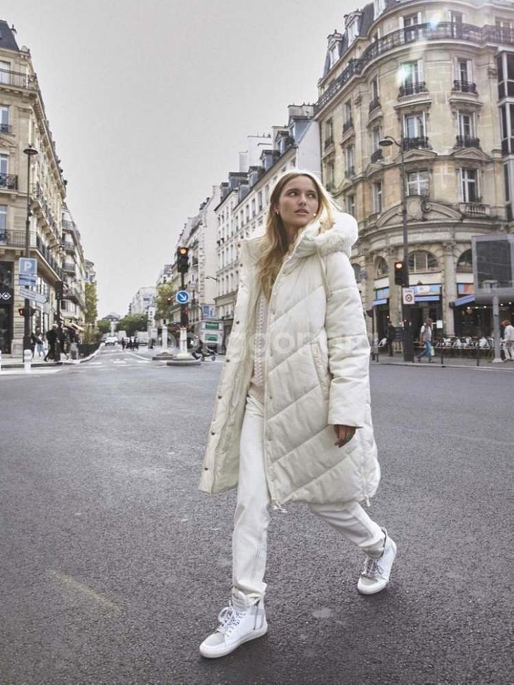 (새상품) 베르니스 크림색 롱패딩 1사이즈--2