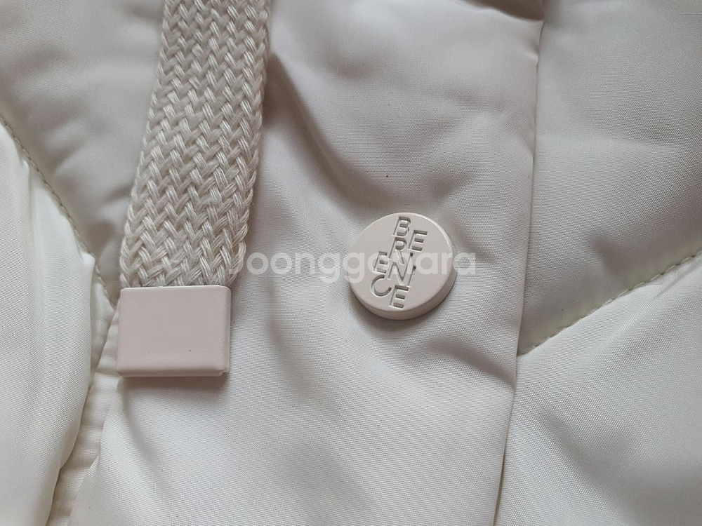 (새상품) 베르니스 크림색 롱패딩 1사이즈--8