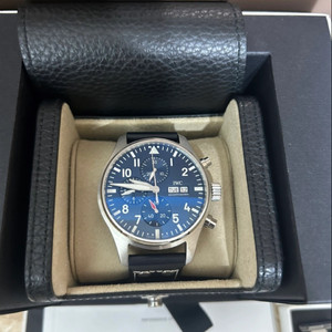 IWC 파일럿 워치 크로노그래프 43mm 청판