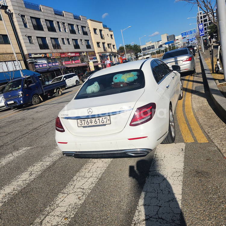 벤츠 E220D 익스클루시브판매합니다--2