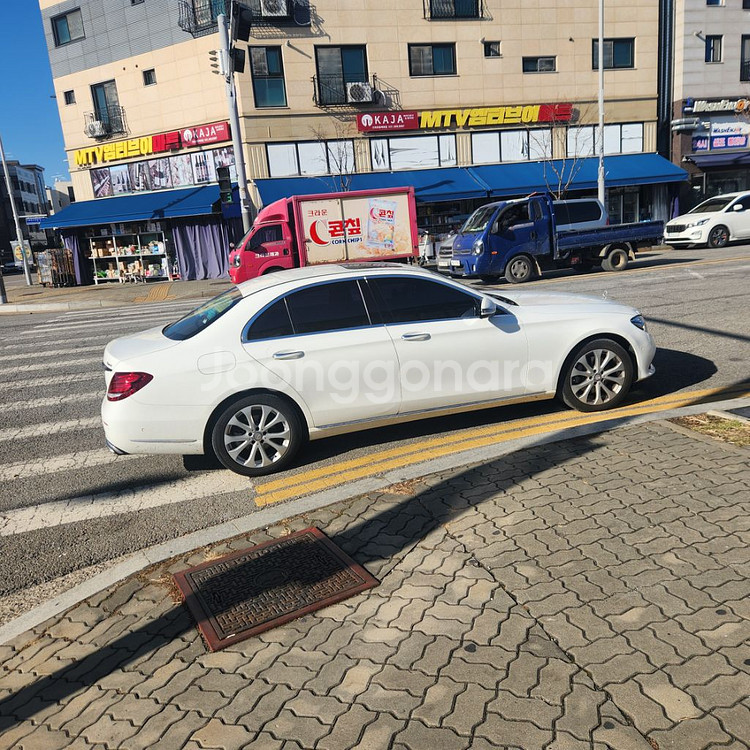 벤츠 E220D 익스클루시브판매합니다--3