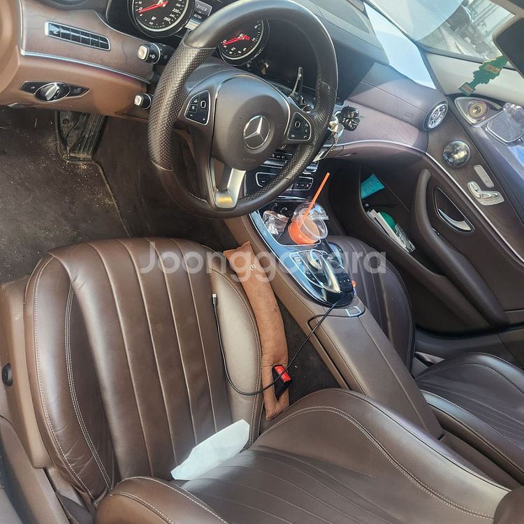 벤츠 E220D 익스클루시브판매합니다--4