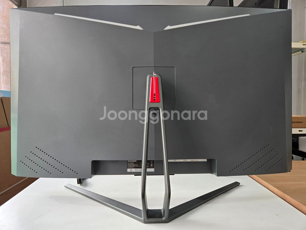유지테크 39인치 165Hz 커브드 모니터 팝니다--1