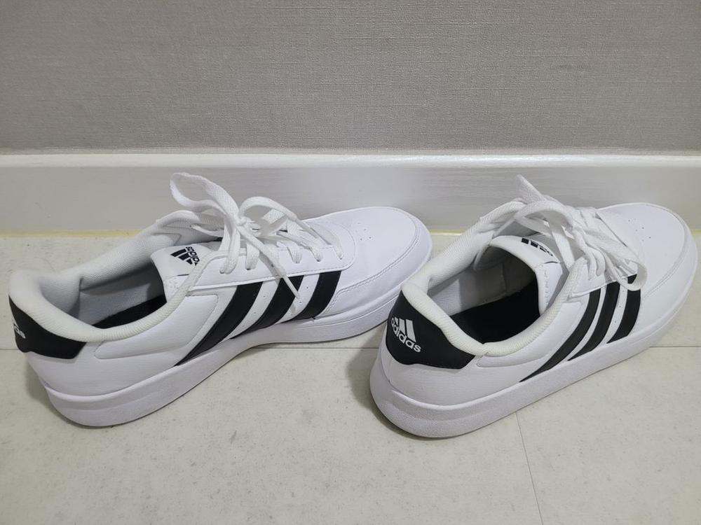 아디다스 운동화 브레이크넷2.0 판매합니다--4