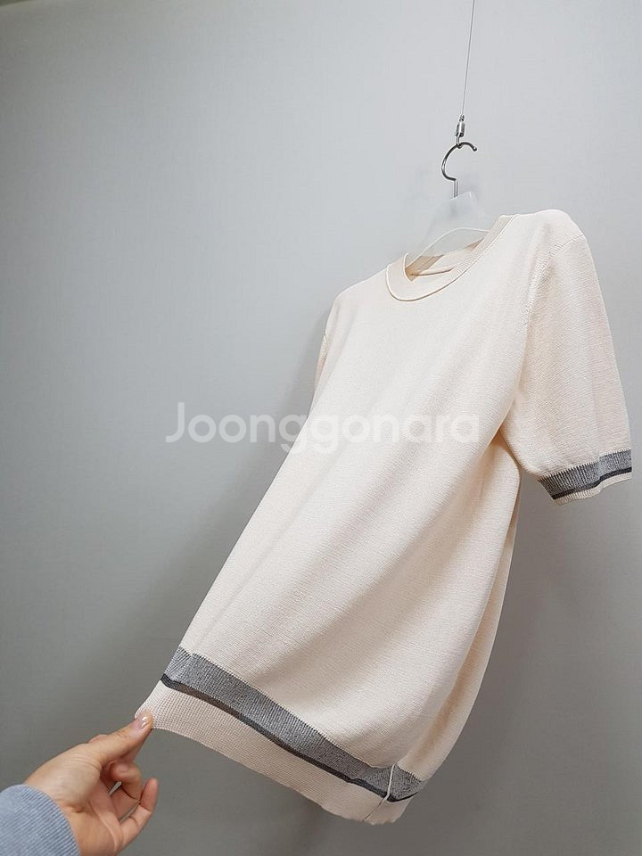 한섬 랑방 배색라인 얇은 니트 탑 90(F)--2