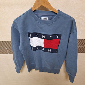 # TOMMY JEANS(S)