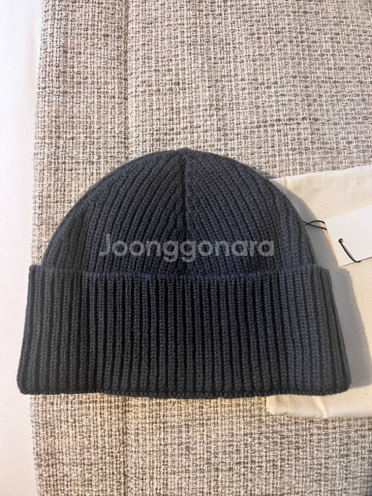 (새제품) 아미 스몰 하트 로고 비니 그레이 레드--1