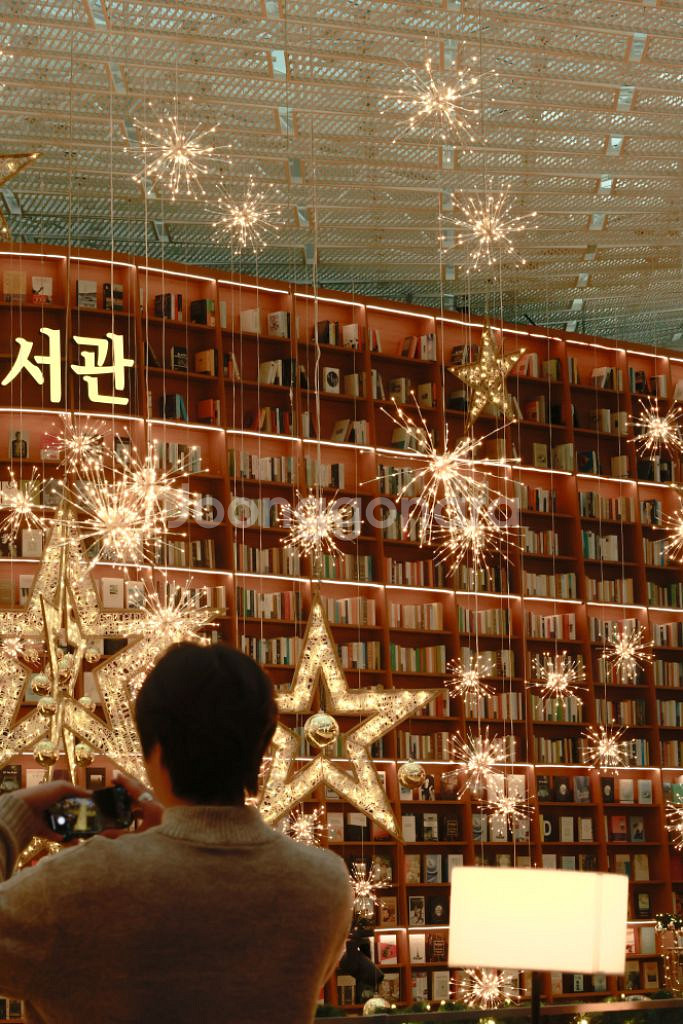 캐논R8 판매합니다(렌즈포함)--4